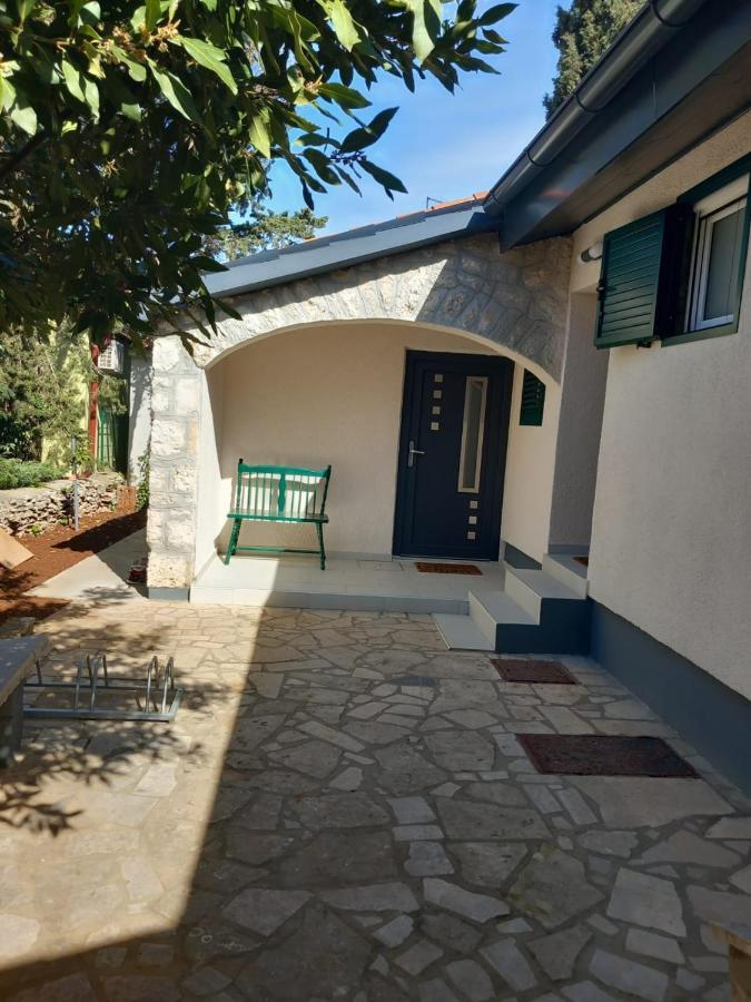 Luni Apartman *
